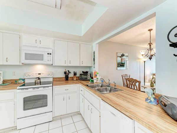 Bradenton Beach Vacation Condo Two Bedrooms