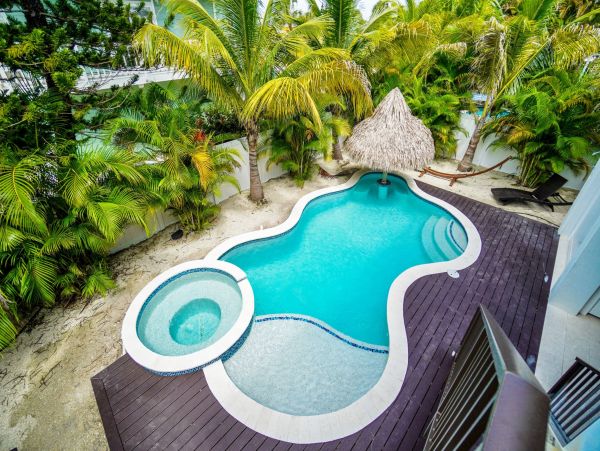 Luxury Holmes Beach Rental on Anna Maria Island Sleeps 8