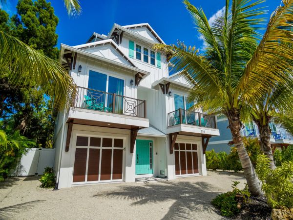 Luxury Holmes Beach Rental on Anna Maria Island Sleeps 8