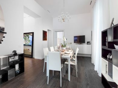 Sorrento Luxury Romantic Two Bedroom Contermporary