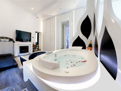 Sorrento Luxury Romantic Two Bedroom Contermporary