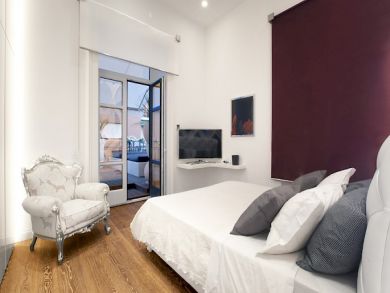 Sorrento Luxury Romantic Two Bedroom Contermporary