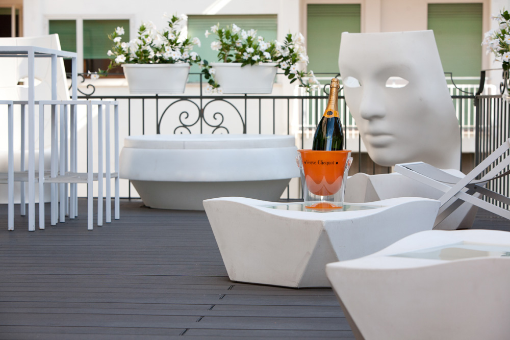 Sorrento Luxury Romantic Two Bedroom Contermporary