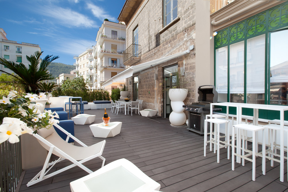 Sorrento Luxury Romantic Two Bedroom Contermporary