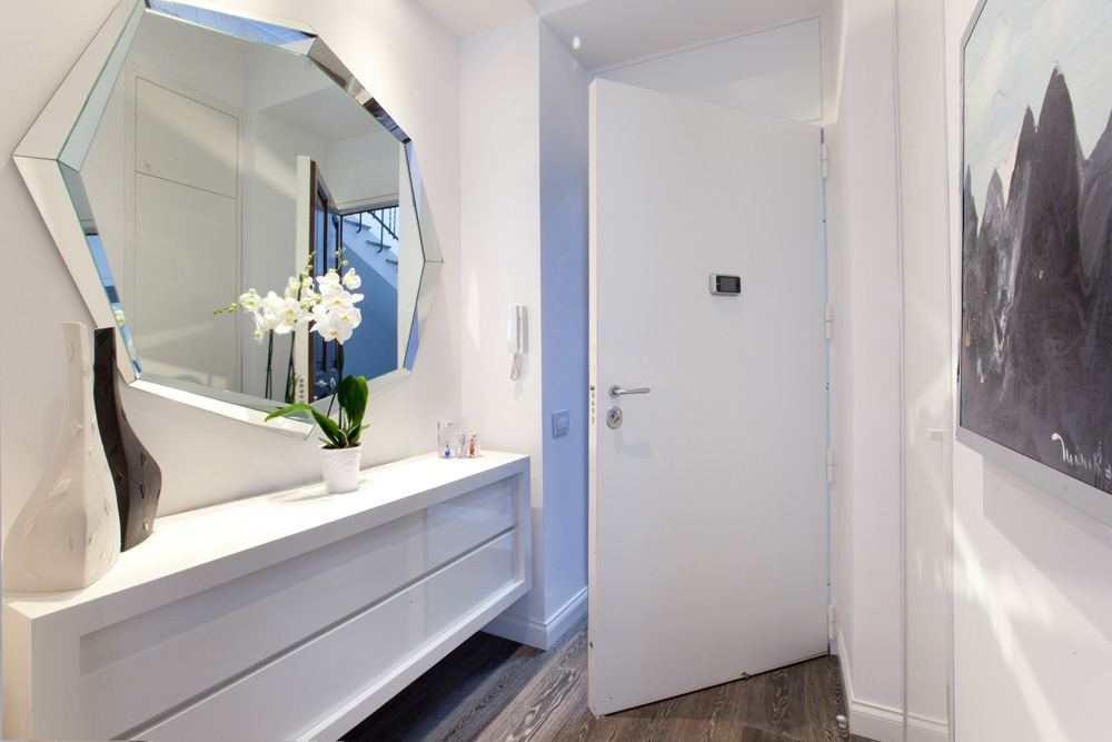 Sorrento Luxury Romantic Two Bedroom Contermporary