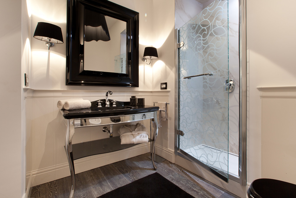 Sorrento Luxury Romantic Two Bedroom Contermporary