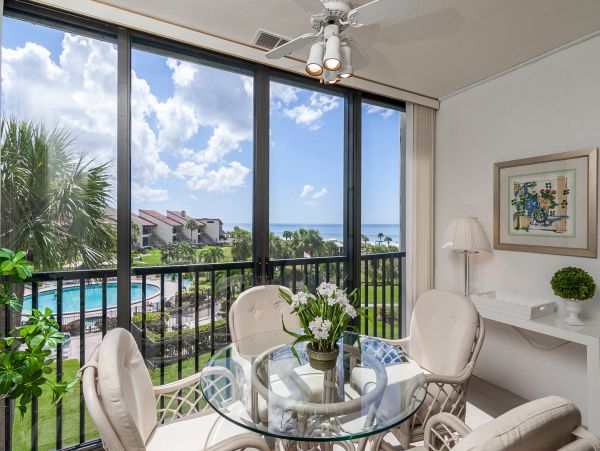 Siesta Key Lovely 2 Bedroom Vacation Condo