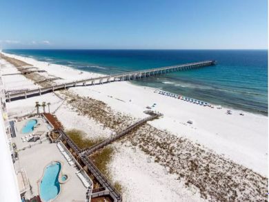Navarre Beach Full Gulf Front Vacation Accommodation.