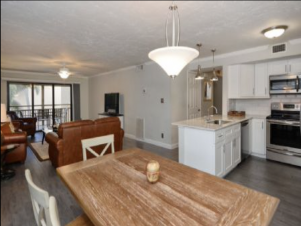 Siesta Key Three Bedroom Stroll to Beach Vacation Condo