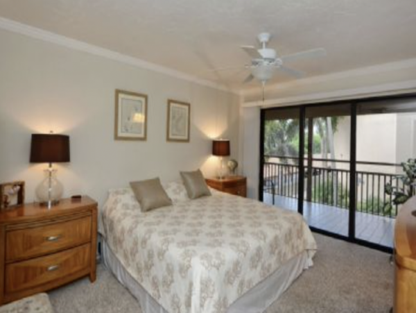 Siesta Key Three Bedroom Stroll to Beach Vacation Condo