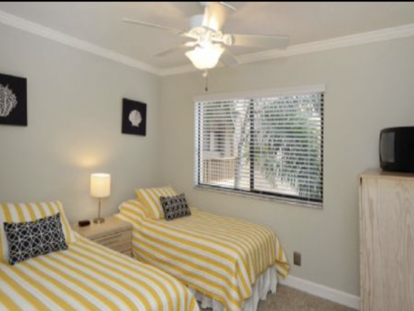 Siesta Key Three Bedroom Stroll to Beach Vacation Condo