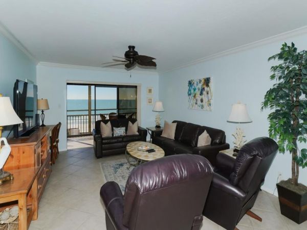 A Rare Three bedroom Siesta Key Beach Condo With Gulf Views