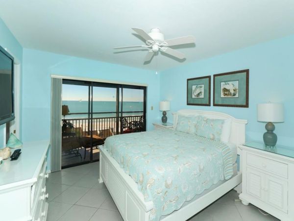 A Rare Three bedroom Siesta Key Beach Condo With Gulf Views