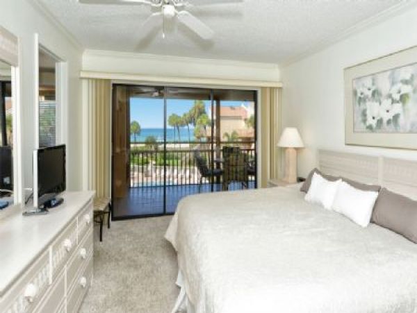 Gulf Front Siesta Key Vacation Condo Two Bedroom