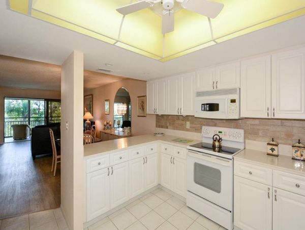 Waterfront Two Bedroom Vacation Rental in Siesta Key