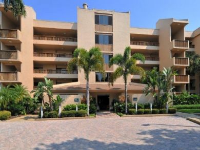Bay View 2 Bedroom Rental Condo in Siesta Key Walk to Beach