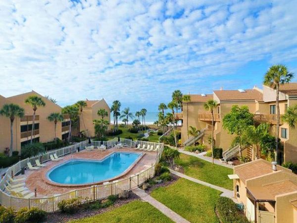 Beachfront 2 Bedroom Condo in Siesta Key