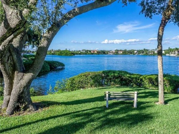 Beachfront Lovely on Sunny Siesta Key Florida