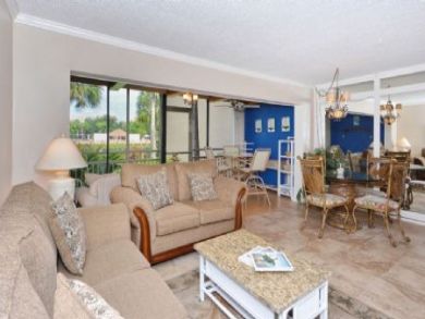 Fabulous Amenities at this Close to Crescent Beach Siesta