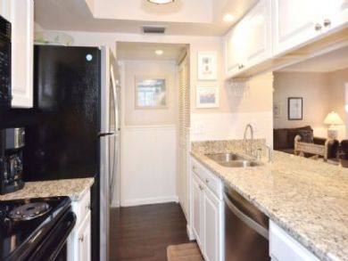 Fabulous Amenities at this Close to Crescent Beach Siesta