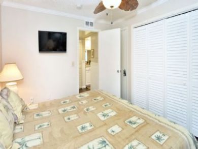 Fabulous Amenities at this Close to Crescent Beach Siesta