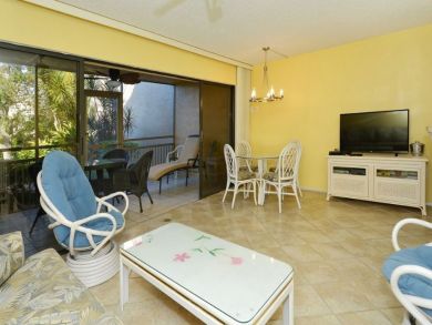 Remodeled Canal Front condo