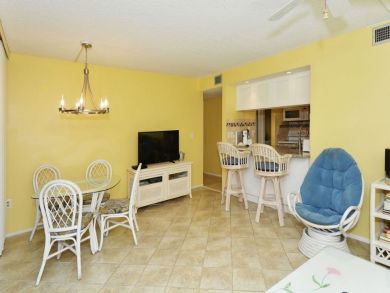 Remodeled Canal Front condo