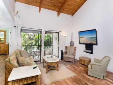 Luxury Sanibel 3 Bedroom Condo Short Walk to Bech Sleeps 6