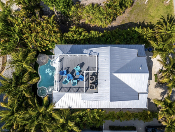 Luxury Anna Maria Rental Market 10th House from the Beach!