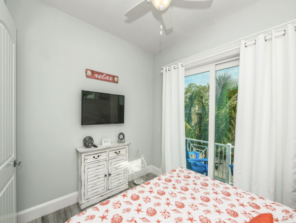Luxury Anna Maria Rental Market 10th House from the Beach!