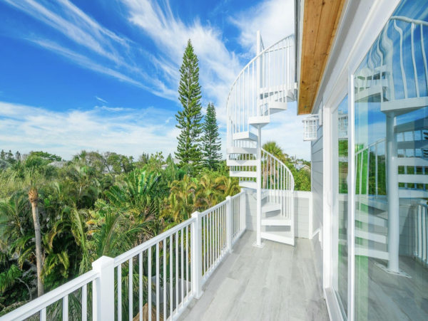 Luxury Anna Maria Rental Market 10th House from the Beach!