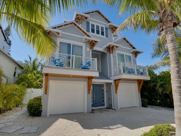 Luxury Anna Maria Rental Market 10th House from the Beach!