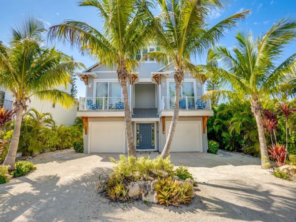 Luxury Anna Maria Rental Market 10th House from the Beach!