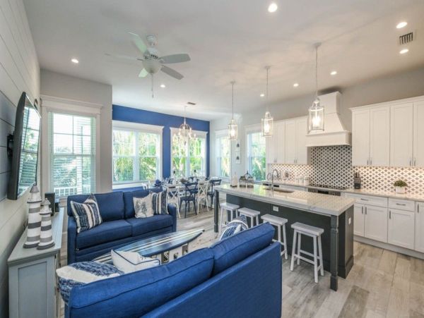 Luxury Anna Maria Rental Market 10th House from the Beach!