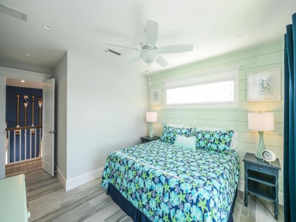 Luxury Anna Maria Rental Market 10th House from the Beach!