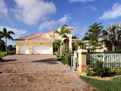 Cape Coral Canal Front Four Bedroom Vacation Home
