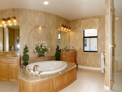 Canal Front 4 Bedroom Home with Private Pool in Cape Coral
