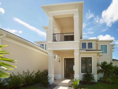 Stylish Open Plan Cape Coral Home