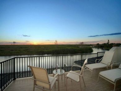 Stylish Open Plan Cape Coral Home