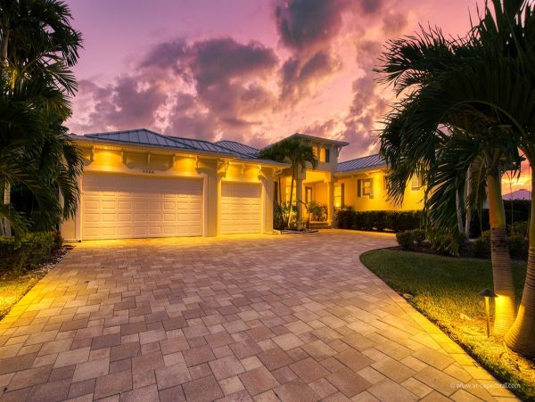 Waterfront Cape Coral Modern Villa Four Bedroom