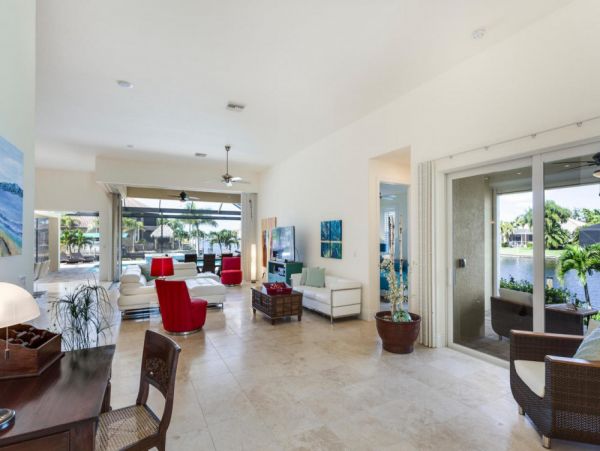 Waterfront Cape Coral Modern Villa Four Bedroom