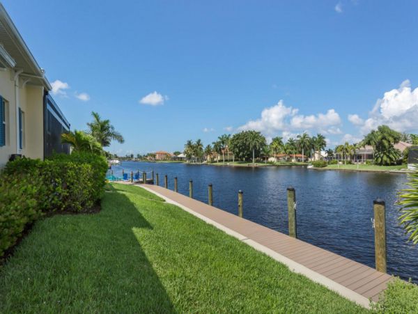 Waterfront Cape Coral Modern Villa Four Bedroom