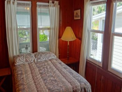 Holmes Beach vacation Rental Accommodation with Four Bedroom