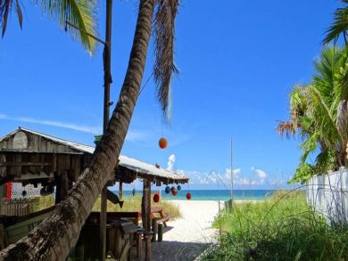 Holmes Beach vacation Rental Accommodation with Four Bedroom