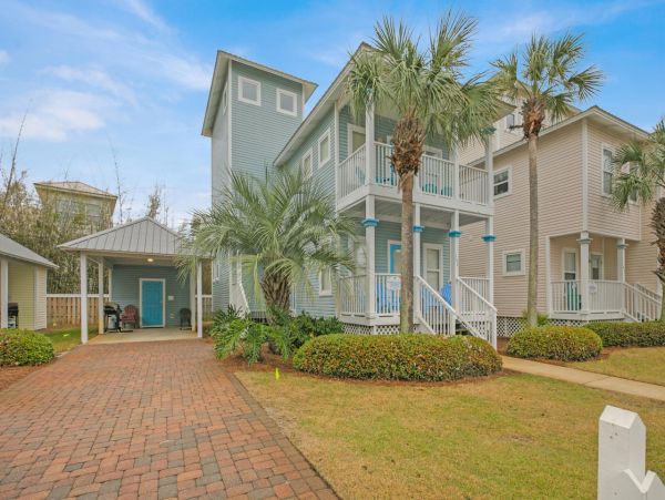 Four Bedroom Vacation Home in Miramar Beach Sleeps 12 Guests