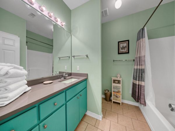 Four Bedroom Vacation Home in Miramar Beach Sleeps 12 Guests