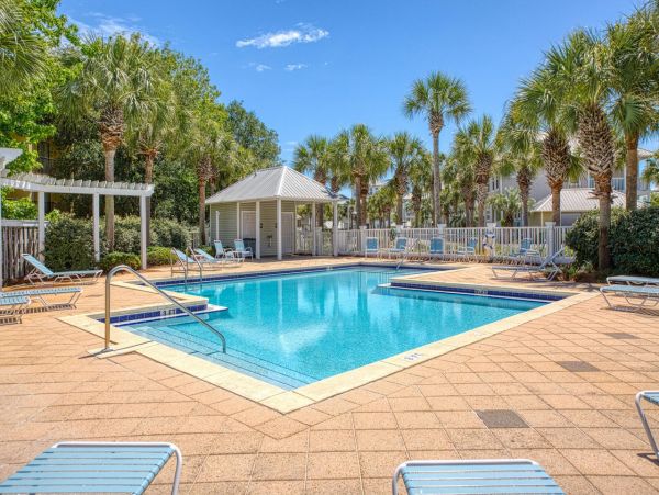 Four Bedroom Vacation Home in Miramar Beach Sleeps 12 Guests