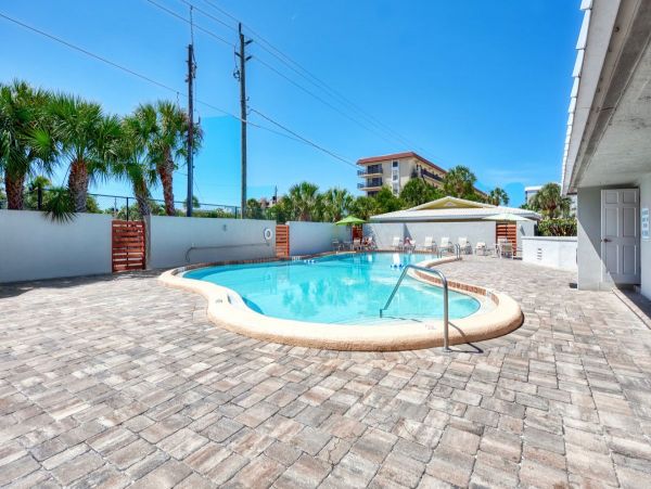 Siesta Key Great Value Two Bedroom Condo Partial Gulf View