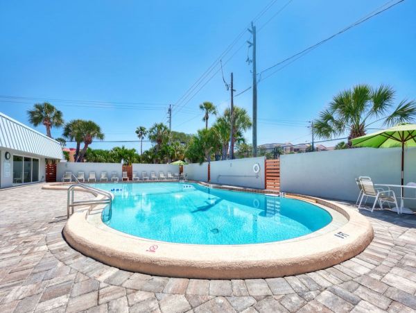 Siesta Key Great Value Two Bedroom Condo Partial Gulf View
