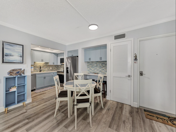 Siesta Key Great Value Two Bedroom Condo Partial Gulf View